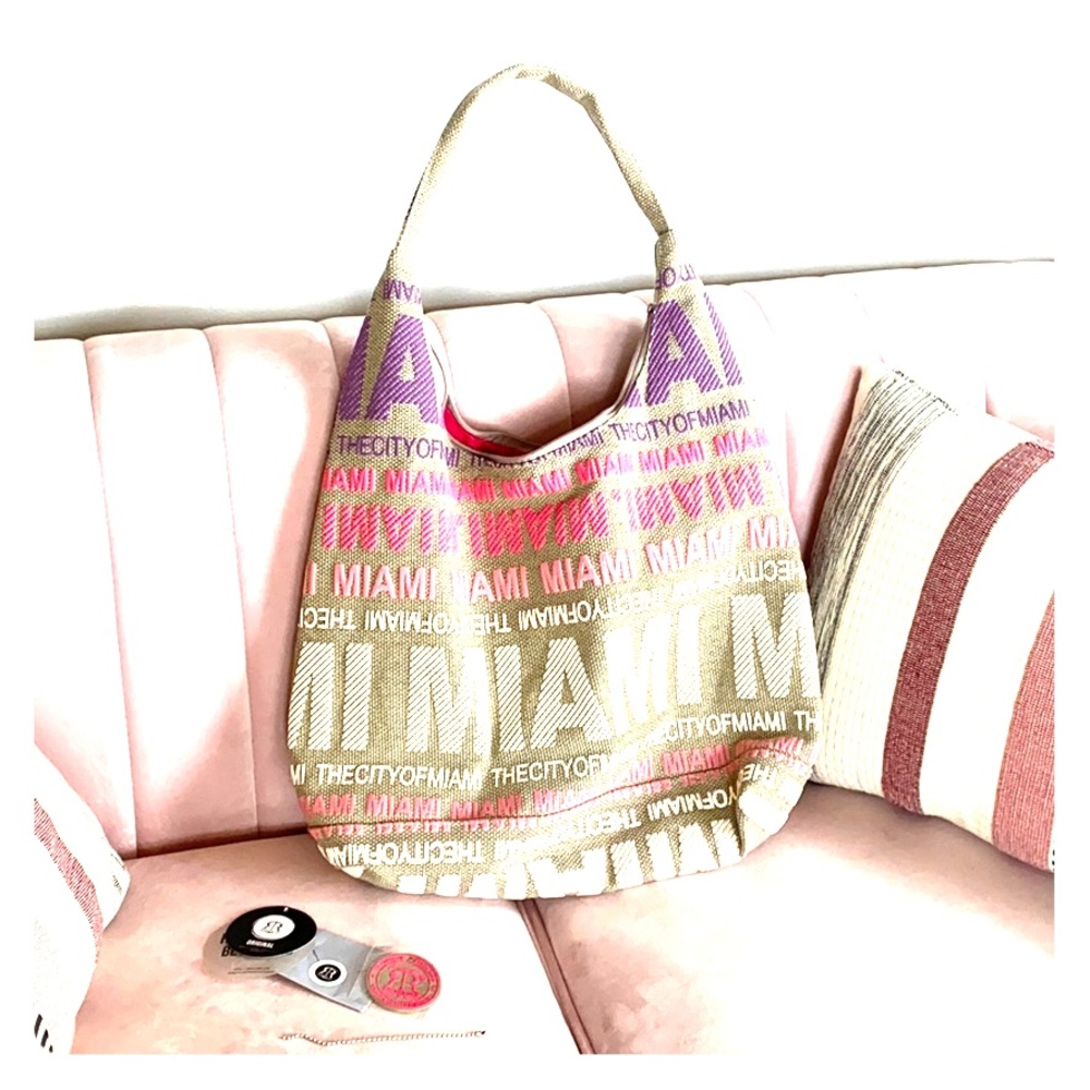 One strap shoulder bucket purse. 🌴🛥🌇 Miami